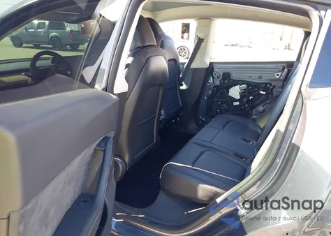 2022 Tesla Model Y Performance Dual Motor All-Wheel Drive z USA, uszkodzony, nr VIN 7SAYGDEF5NF404605